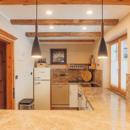 Aschbach - Streifblick Daire *